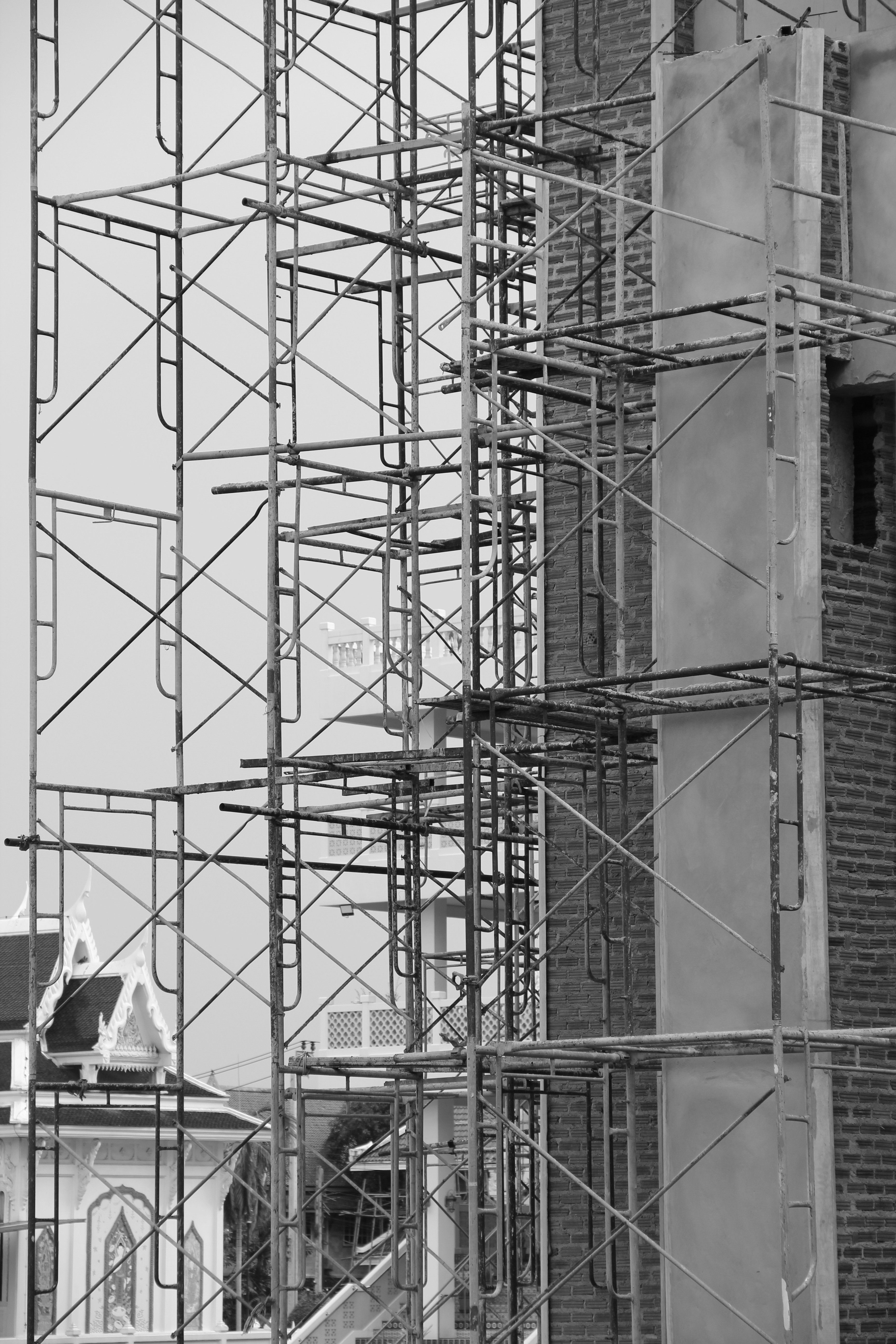 Andamios multidireccionales montados en fachada
